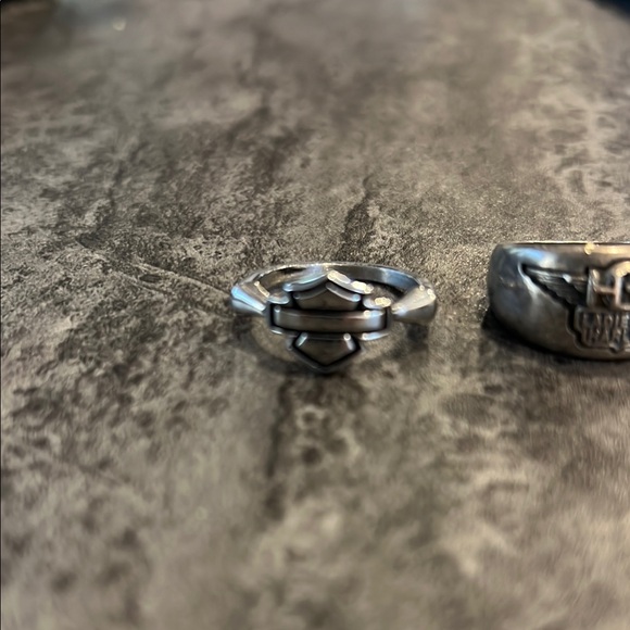 HD Women's Rings - Picture 2 of 5